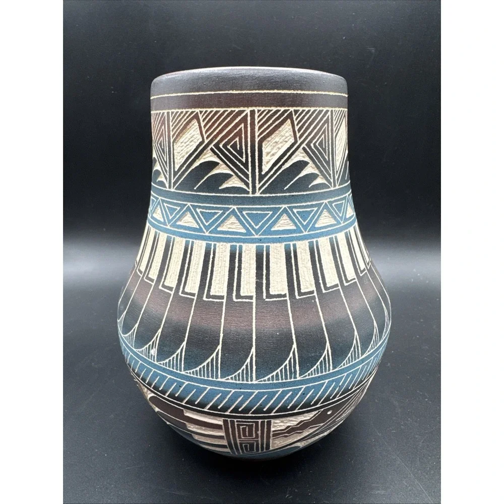 Navajo Flying Eagle Art Pottery Vase Native American Tom F Harrison‎ Sign Number